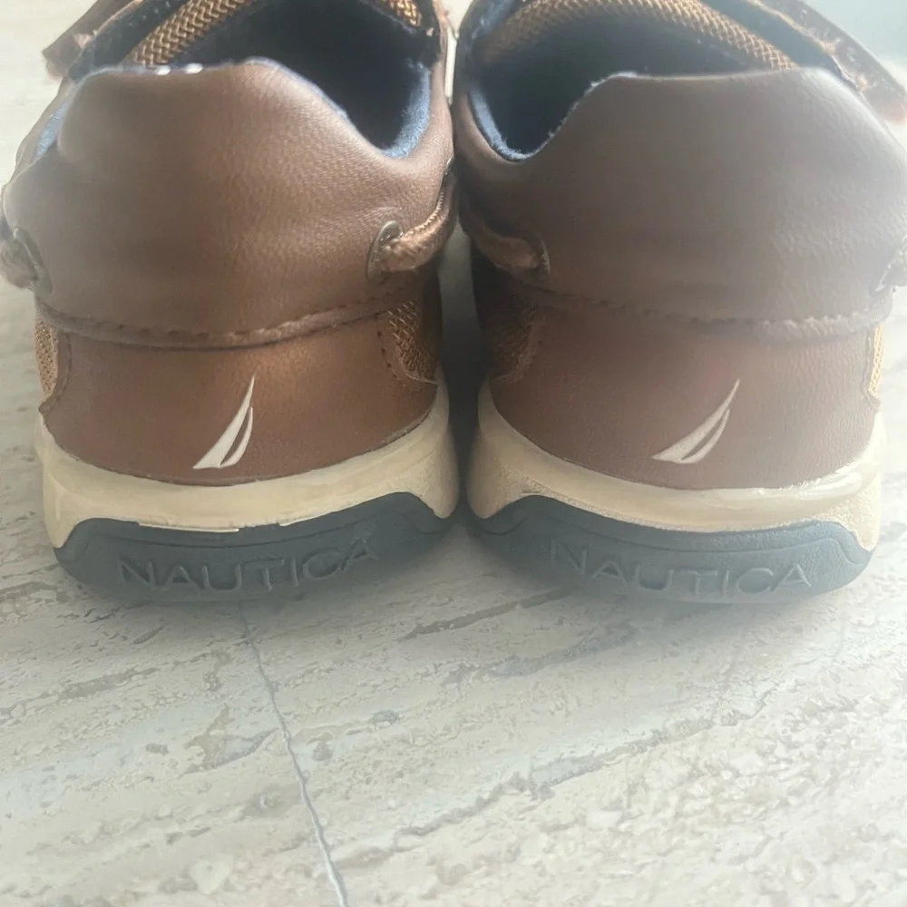 Nautica boat shoes Velcro closure boys size 11
